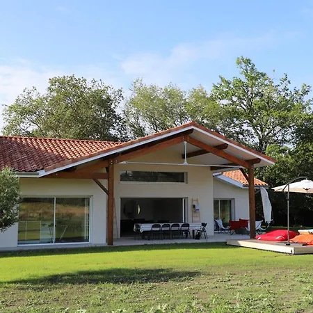 Villa Climatisee Pour 10 Pers. A Avec Piscine Chauffee - Fr-1-379-169