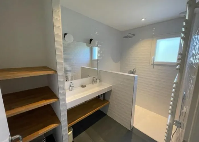 Climatisee Pour 10 Pers. A Avec Piscine Chauffee - Fr-1-379-169 Villa *