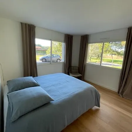 Vila Climatisee Pour 10 Pers. A Avec Piscine Chauffee - Fr-1-379-169 *