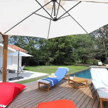 Climatisee Pour 10 Pers. A Avec Piscine Chauffee - Fr-1-379-169 Vila